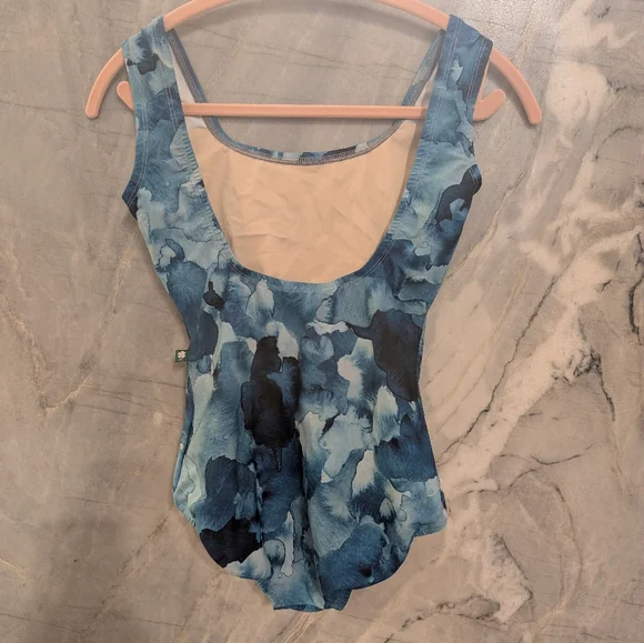 Luckyleo Crescent Leotard In Blue Floral Print - Picture 4 of 4
